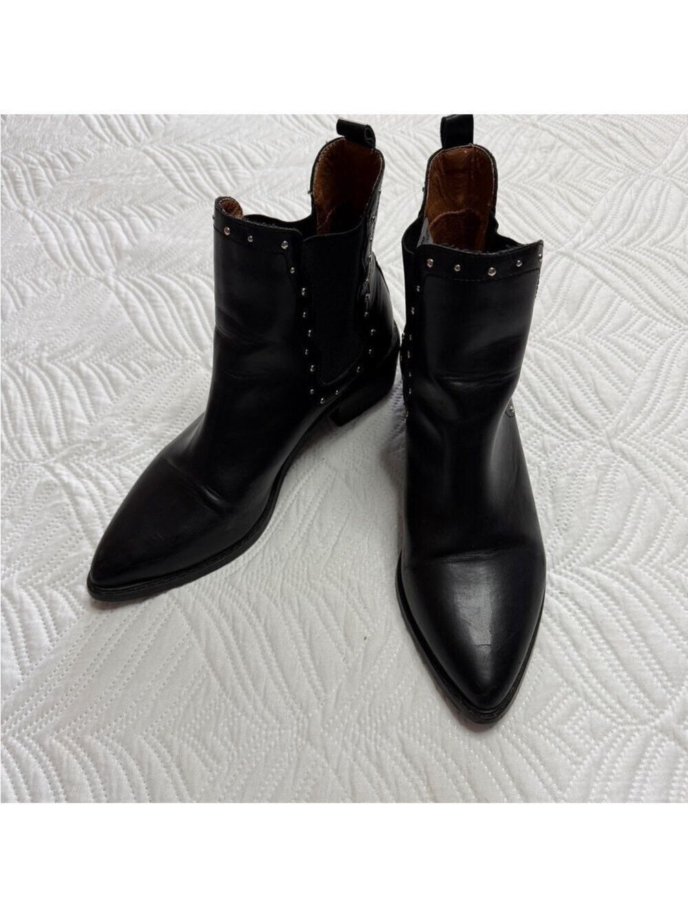 Boheme Women’s Black Faux Leather Ankle Boots. Size 8